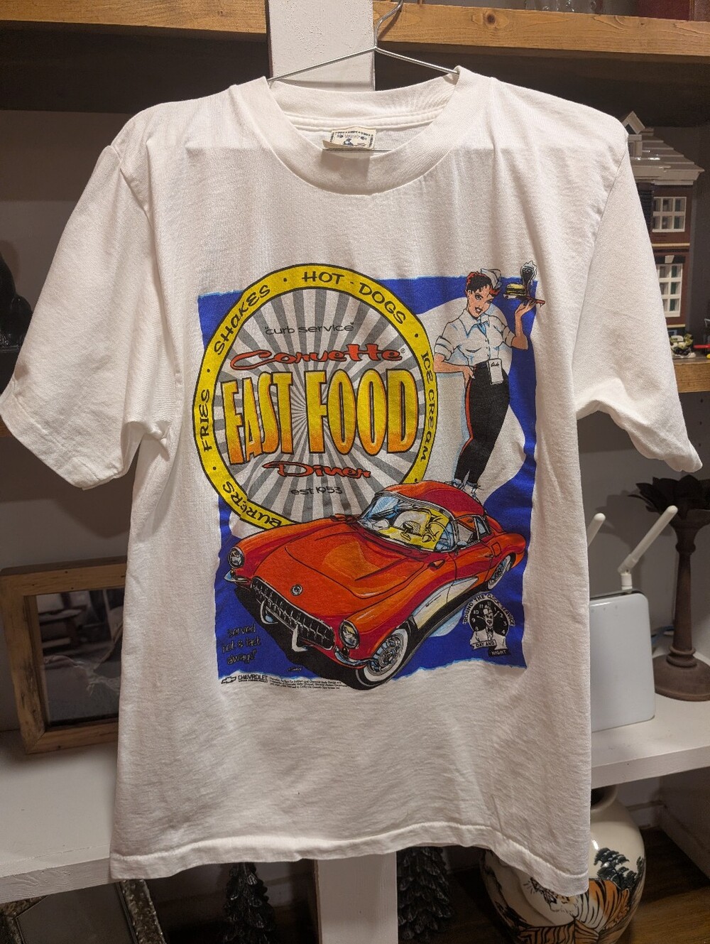 Vintage Corvette Diner Pin Up White Graphic T-shirt Size Medium